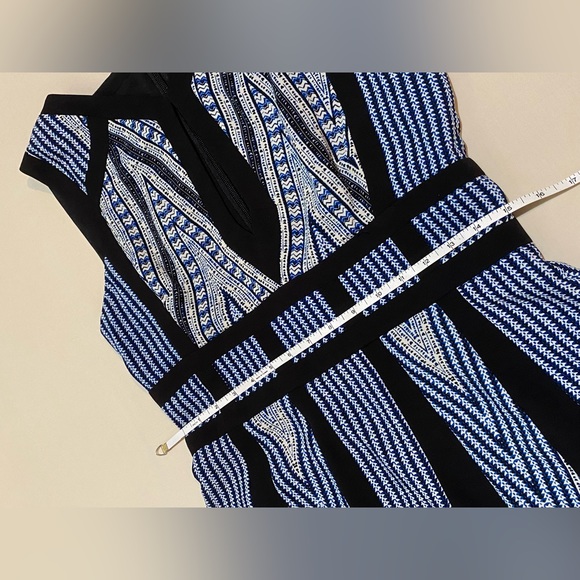 Stunning BCBGMaxAzria dress - Picture 10 of 11